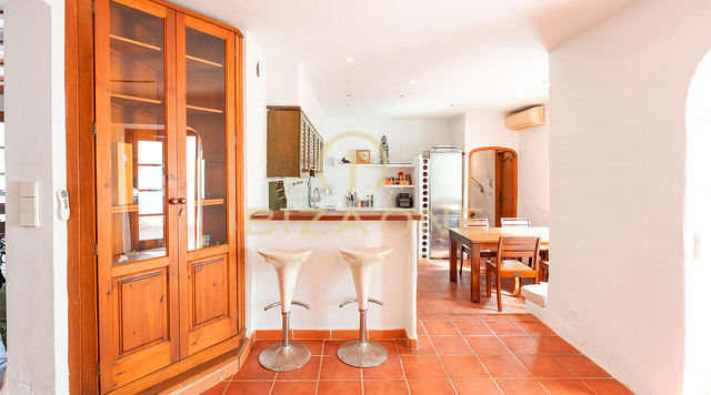 Luxe halfvrijstaande villa in mediterrane stijl met modern comfort te koop in Siesta, Ibiza