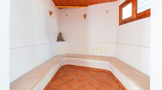 Villa de luxe mitoyenne de style méditerranéen offrant un confort moderne – À vendre à Siesta, Ibiza