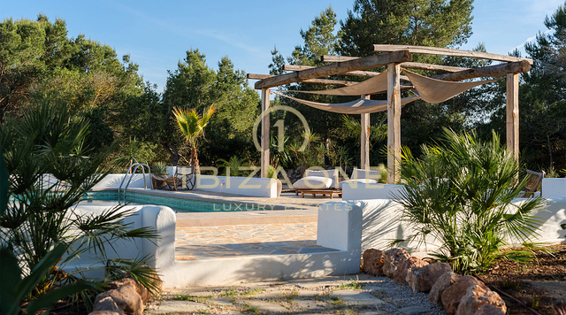 Schitterende luxe finca op een perceel van 17.734 m² te koop op Ibiza