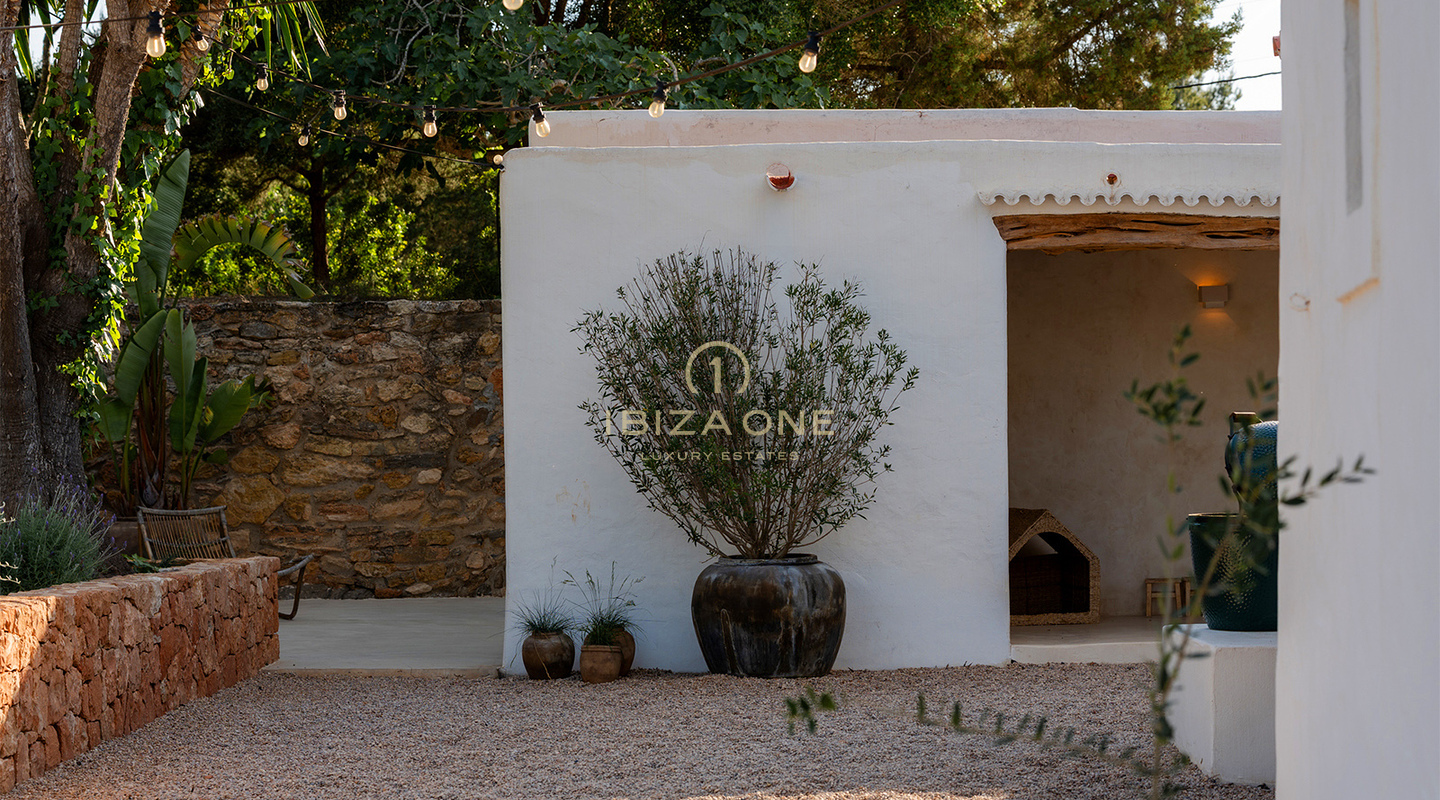 Stunning Luxury Finca on 17,734 m² of Land For Sale, Ibiza