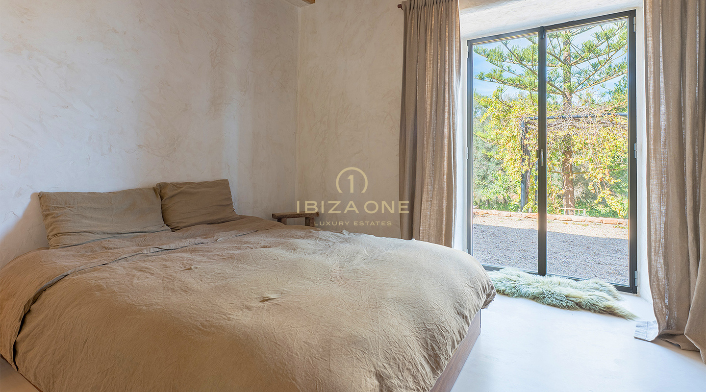Schitterende luxe finca op een perceel van 17.734 m² te koop op Ibiza