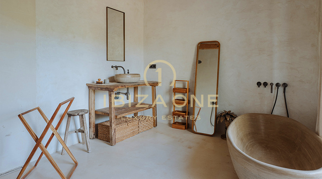 Schitterende luxe finca op een perceel van 17.734 m² te koop op Ibiza