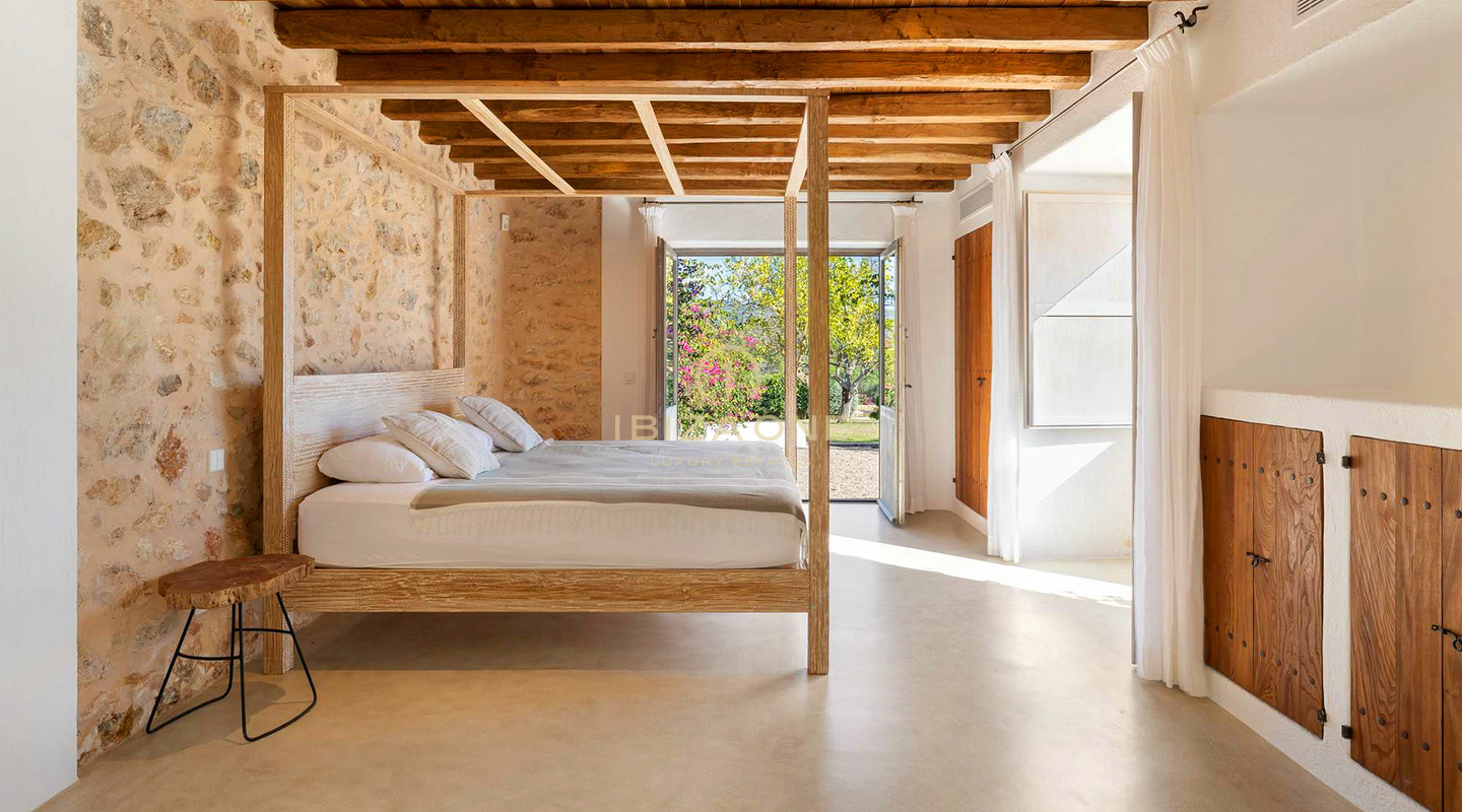 Spaziosa e lussuosa villa Blakstad a Ibiza con piscina di 20 metri e privacy totale in vendita, Ibiza