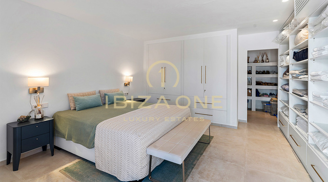 Charmante finca de luxe avec court de padel dans un cadre verdoyant et paisible à vendre à Ibiza