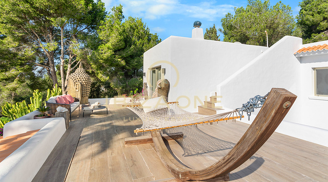 Charmante Luxus-Finca mit Padelplatz in grüner und ruhiger Lage auf Ibiza zu verkaufen
