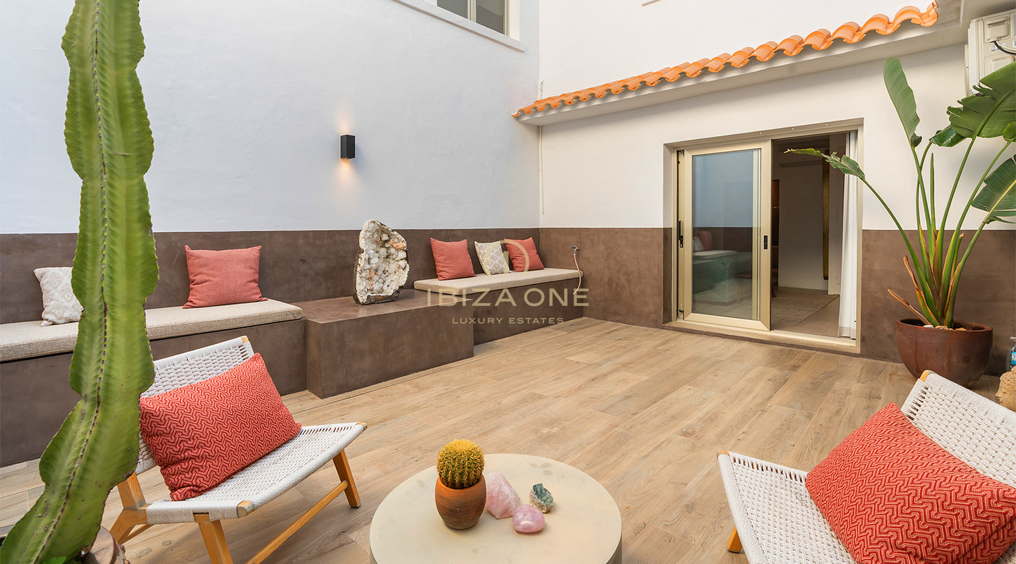 Charmante Luxus-Finca mit Padelplatz in grüner und ruhiger Lage auf Ibiza zu verkaufen
