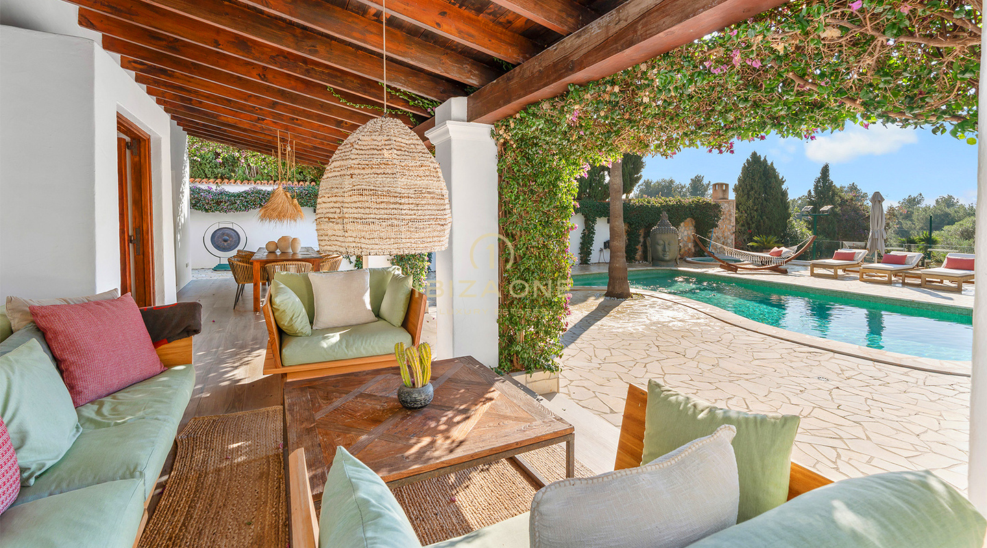 Charmante Luxus-Finca mit Padelplatz in grüner und ruhiger Lage auf Ibiza zu verkaufen