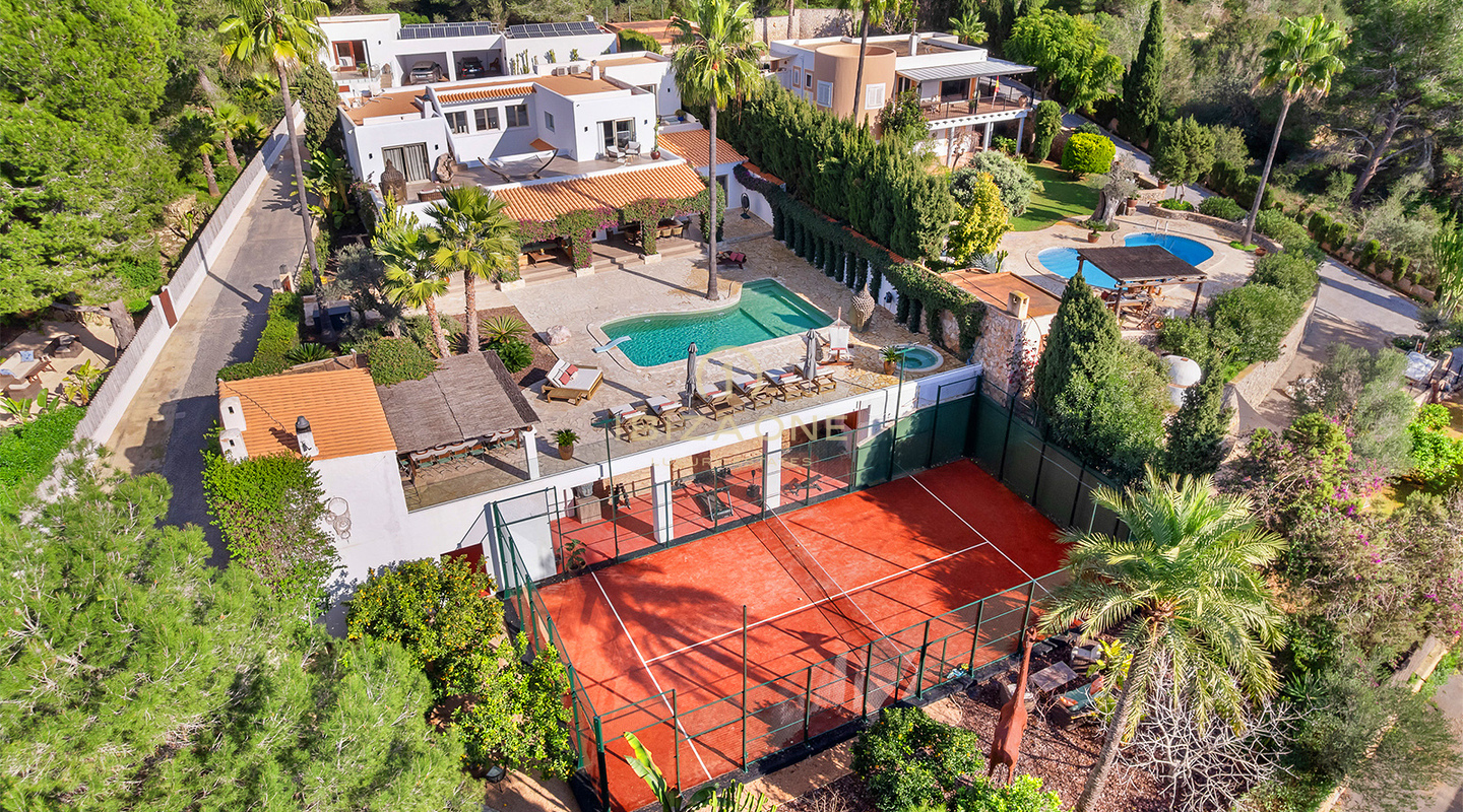 Affascinante Finca di lusso con campo da padel in un ambiente verde e tranquillo in vendita a Ibiza