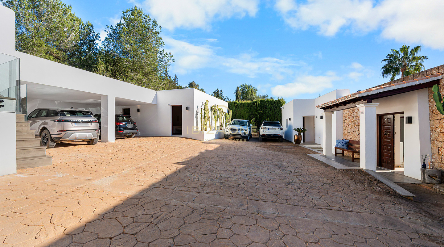 Affascinante Finca di lusso con campo da padel in un ambiente verde e tranquillo in vendita a Ibiza