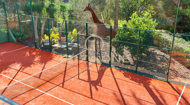 Affascinante Finca di lusso con campo da padel in un ambiente verde e tranquillo in vendita a Ibiza