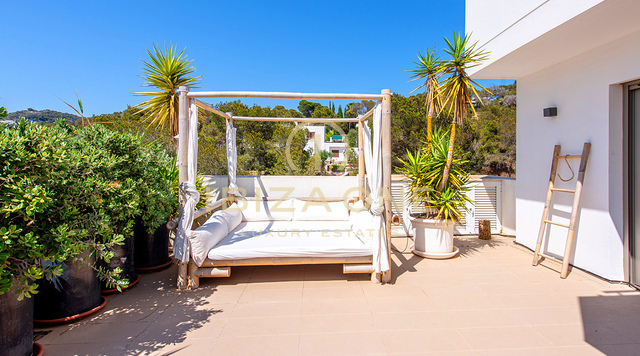 Spazioso appartamento di lusso con 3 camere da letto e vista panoramica sul mare e sulla città di Ibiza in vendita a Talamanca, Ibiza