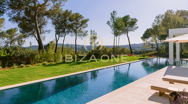 Villa de luxe familiale avec vue sur mer à louer près de San Lorenzo, Ibiza – Piscine d'eau salée, maison d'hôtes, intimité