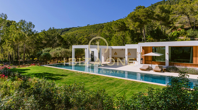 Villa de luxe familiale avec vue sur mer à louer près de San Lorenzo, Ibiza – Piscine d'eau salée, maison d'hôtes, intimité