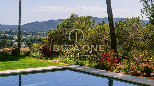 Villa de luxe familiale avec vue sur mer à louer près de San Lorenzo, Ibiza – Piscine d'eau salée, maison d'hôtes, intimité