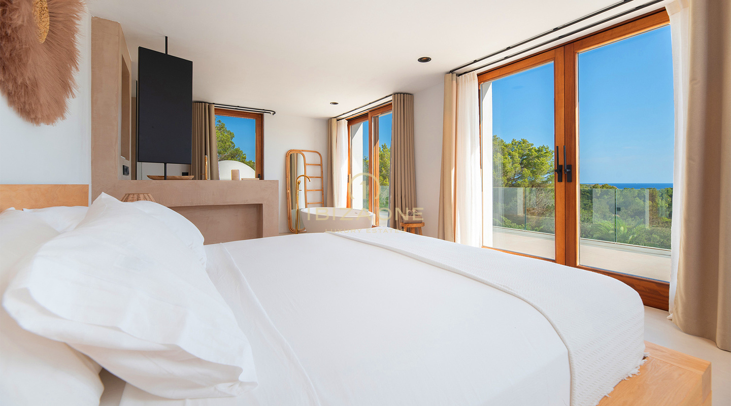 Luxe villa te koop aan de westkust van Ibiza – Panoramisch uitzicht op zee nabij Cala Bassa en Cala Comte, Ibiza