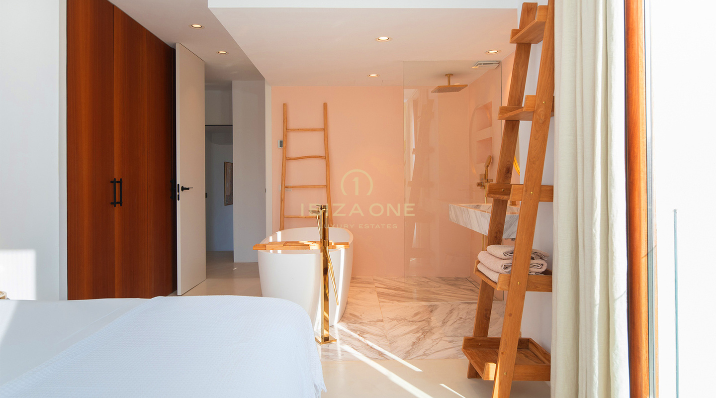 Villa de luxe à vendre sur la côte ouest d'Ibiza – Vue panoramique sur la mer près de Cala Bassa et Cala Comte, Ibiza
