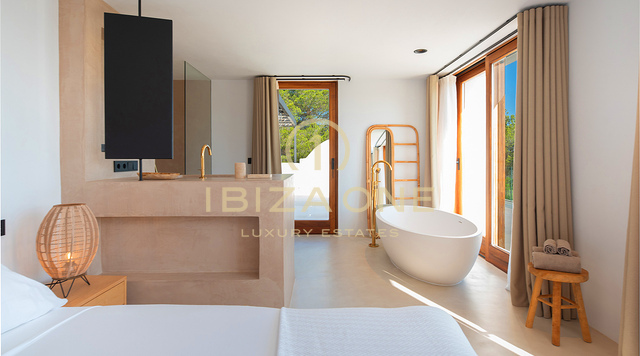 Villa di lusso in vendita sulla costa occidentale di Ibiza - Vista panoramica sul mare vicino a Cala Bassa e Cala Comte, Ibiza
