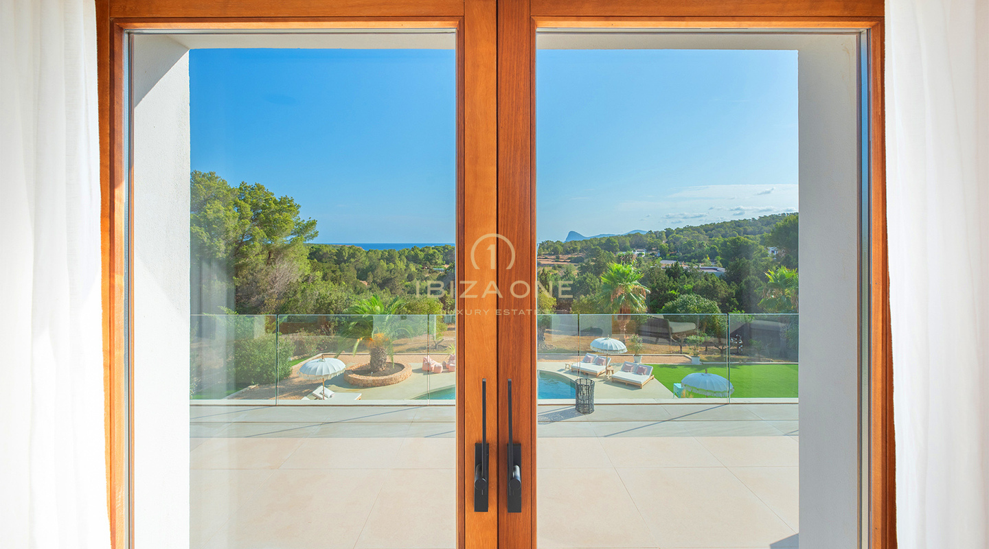 Villa de luxe à vendre sur la côte ouest d'Ibiza – Vue panoramique sur la mer près de Cala Bassa et Cala Comte, Ibiza