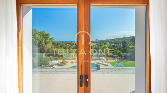 Villa di lusso in vendita sulla costa occidentale di Ibiza - Vista panoramica sul mare vicino a Cala Bassa e Cala Comte, Ibiza