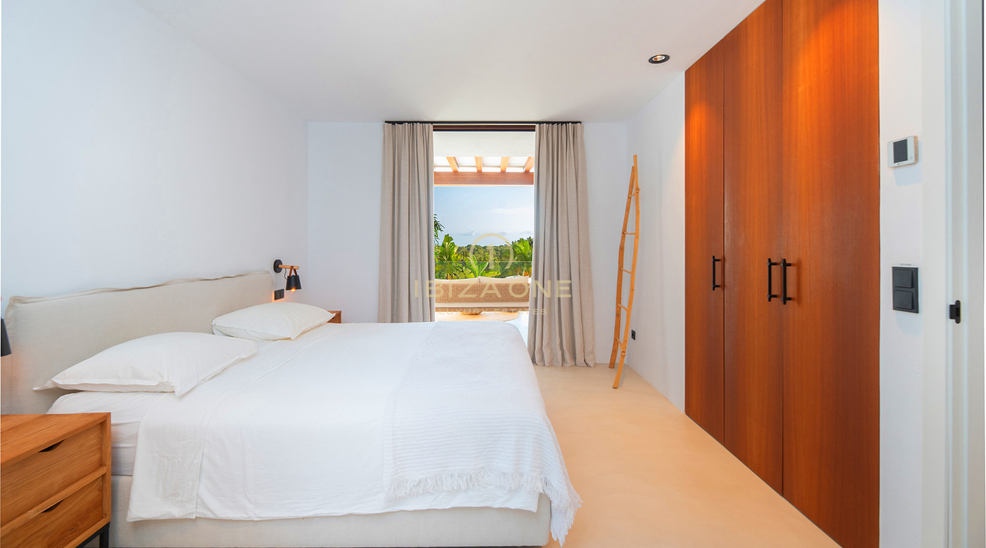 Villa de luxe à vendre sur la côte ouest d'Ibiza – Vue panoramique sur la mer près de Cala Bassa et Cala Comte, Ibiza