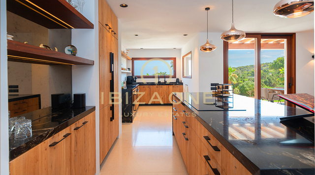 Luxe villa te koop aan de westkust van Ibiza – Panoramisch uitzicht op zee nabij Cala Bassa en Cala Comte, Ibiza