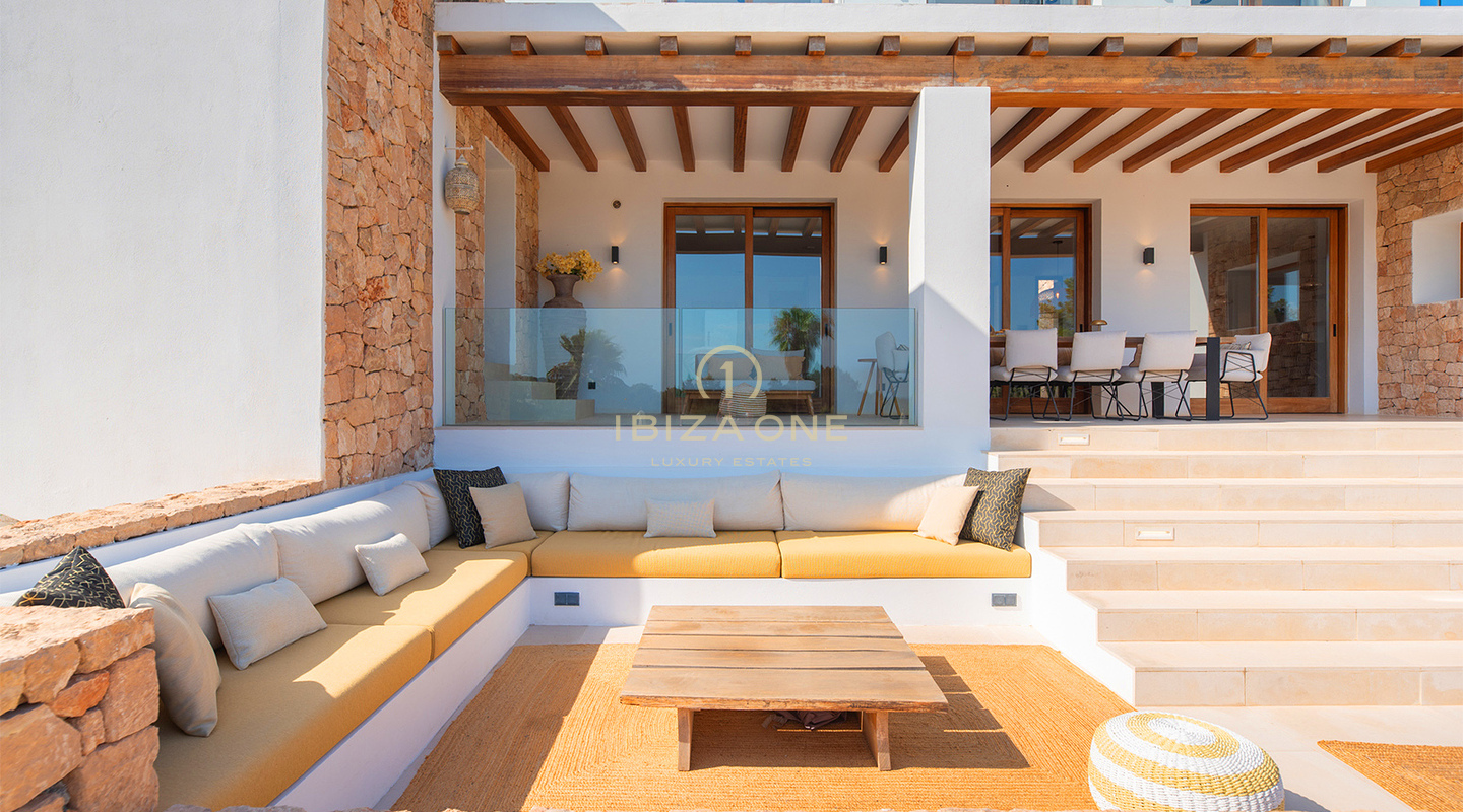 Villa de luxe à vendre sur la côte ouest d'Ibiza – Vue panoramique sur la mer près de Cala Bassa et Cala Comte, Ibiza
