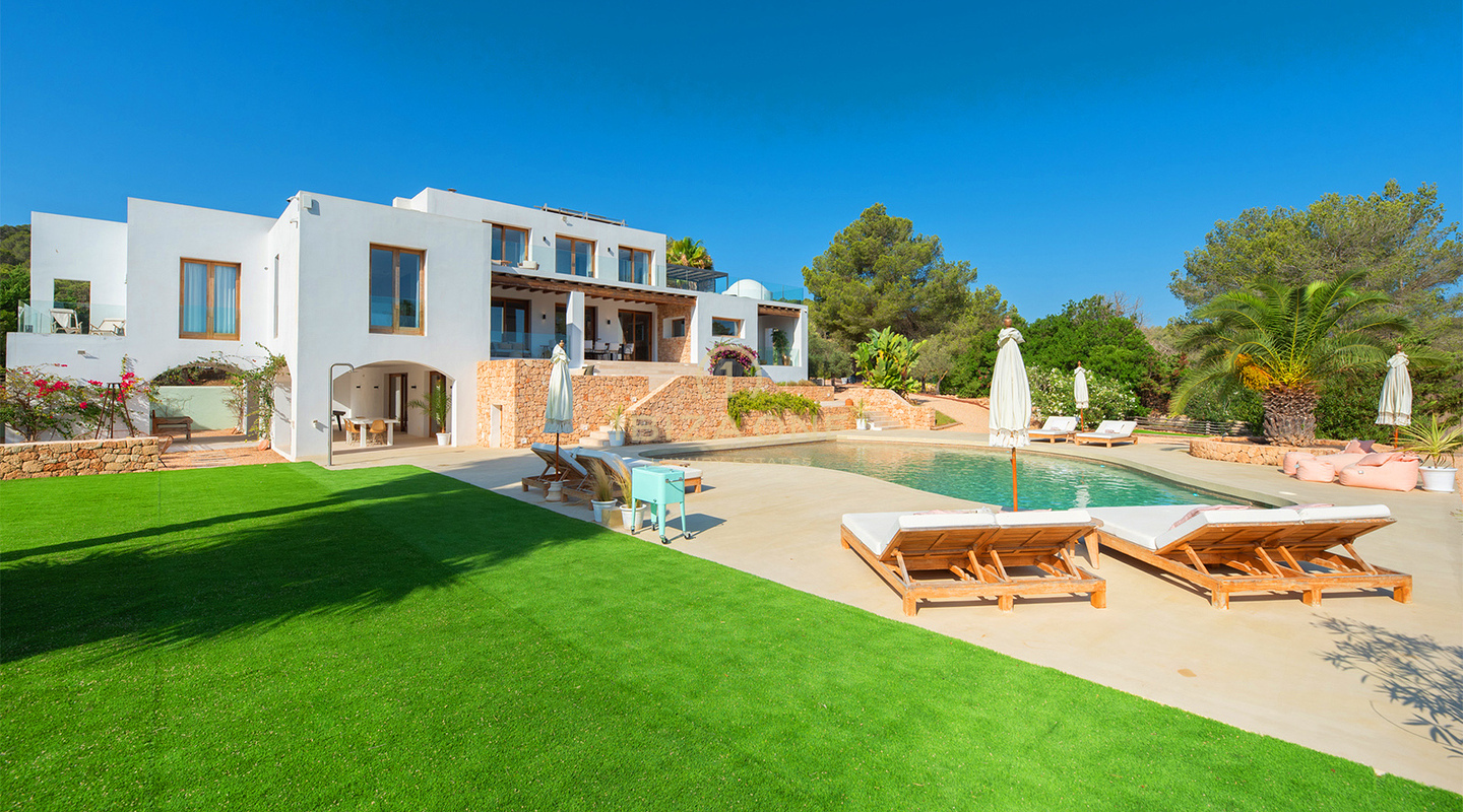 Luxe villa te koop aan de westkust van Ibiza – Panoramisch uitzicht op zee nabij Cala Bassa en Cala Comte, Ibiza