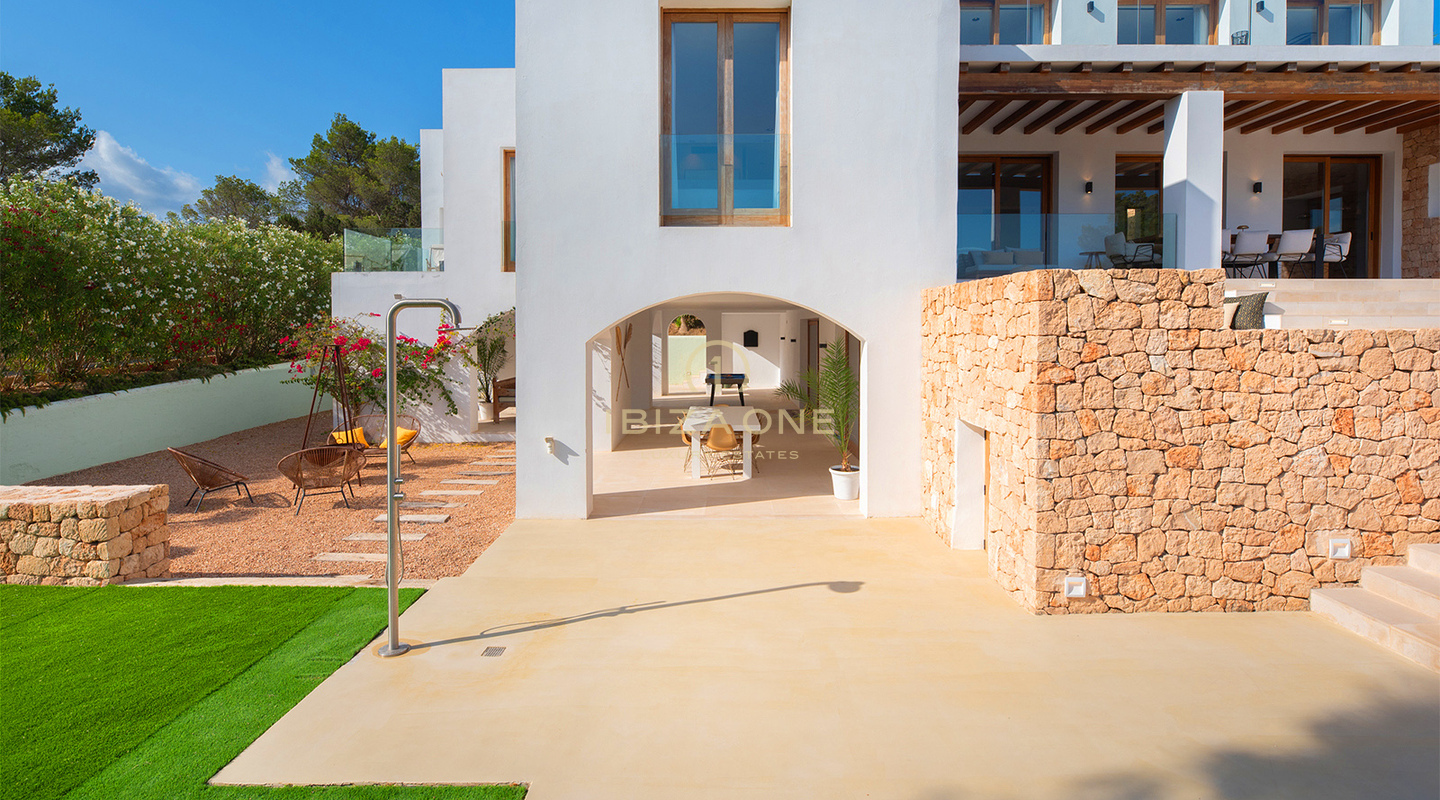 Luxe villa te koop aan de westkust van Ibiza – Panoramisch uitzicht op zee nabij Cala Bassa en Cala Comte, Ibiza