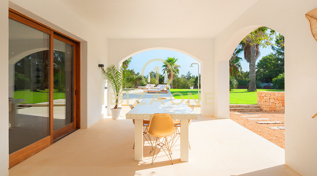 Villa di lusso in vendita sulla costa occidentale di Ibiza - Vista panoramica sul mare vicino a Cala Bassa e Cala Comte, Ibiza