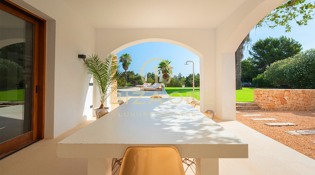 Villa di lusso in vendita sulla costa occidentale di Ibiza - Vista panoramica sul mare vicino a Cala Bassa e Cala Comte, Ibiza