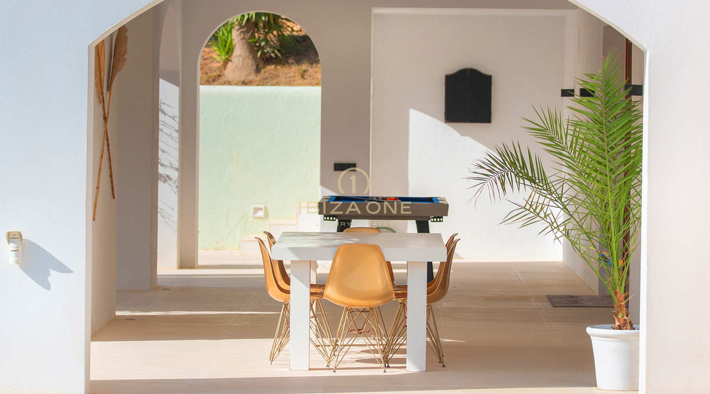 Luxe villa te koop aan de westkust van Ibiza – Panoramisch uitzicht op zee nabij Cala Bassa en Cala Comte, Ibiza