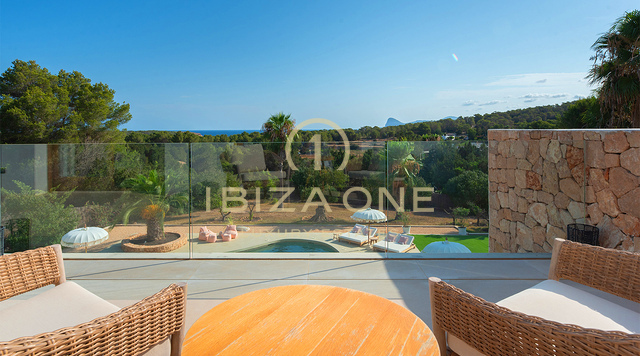 Luxusvilla zum Verkauf an der Westküste Ibizas – Panoramablick aufs Meer in der Nähe von Cala Bassa und Cala Comte, Ibiza