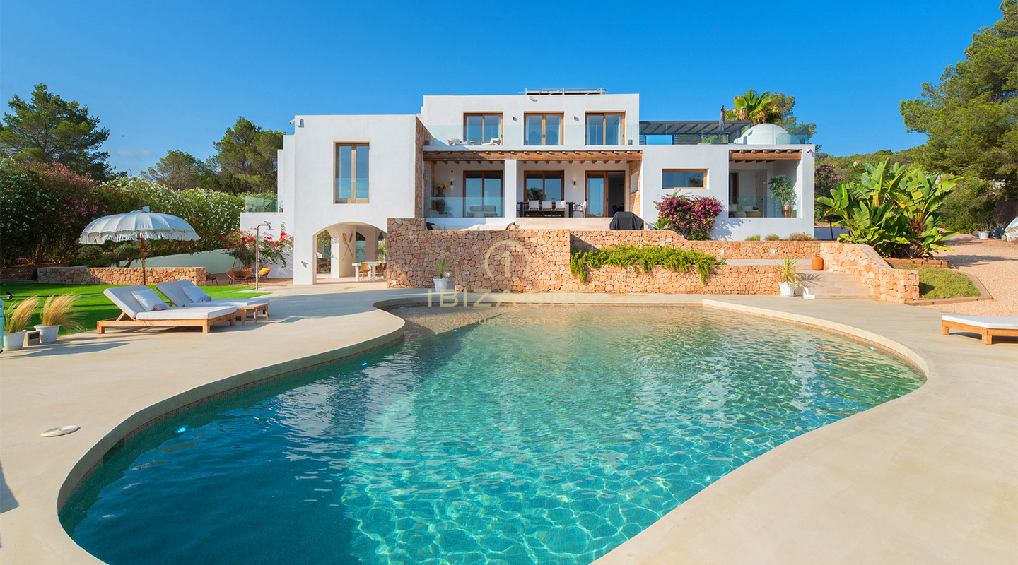 Villa de luxe à vendre sur la côte ouest d'Ibiza – Vue panoramique sur la mer près de Cala Bassa et Cala Comte, Ibiza