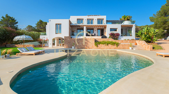 Villa di lusso in vendita sulla costa occidentale di Ibiza - Vista panoramica sul mare vicino a Cala Bassa e Cala Comte, Ibiza