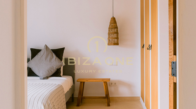 Villa de lujo única de estilo bohemio chic con casa de invitados en venta en Sant Jordi, Ibiza