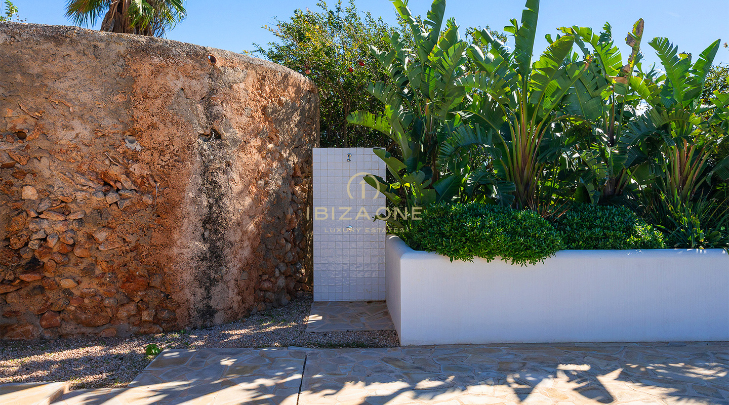 Villa de luxe unique au charme bohème chic avec maison d'hôtes – À vendre à Sant Jordi, Ibiza