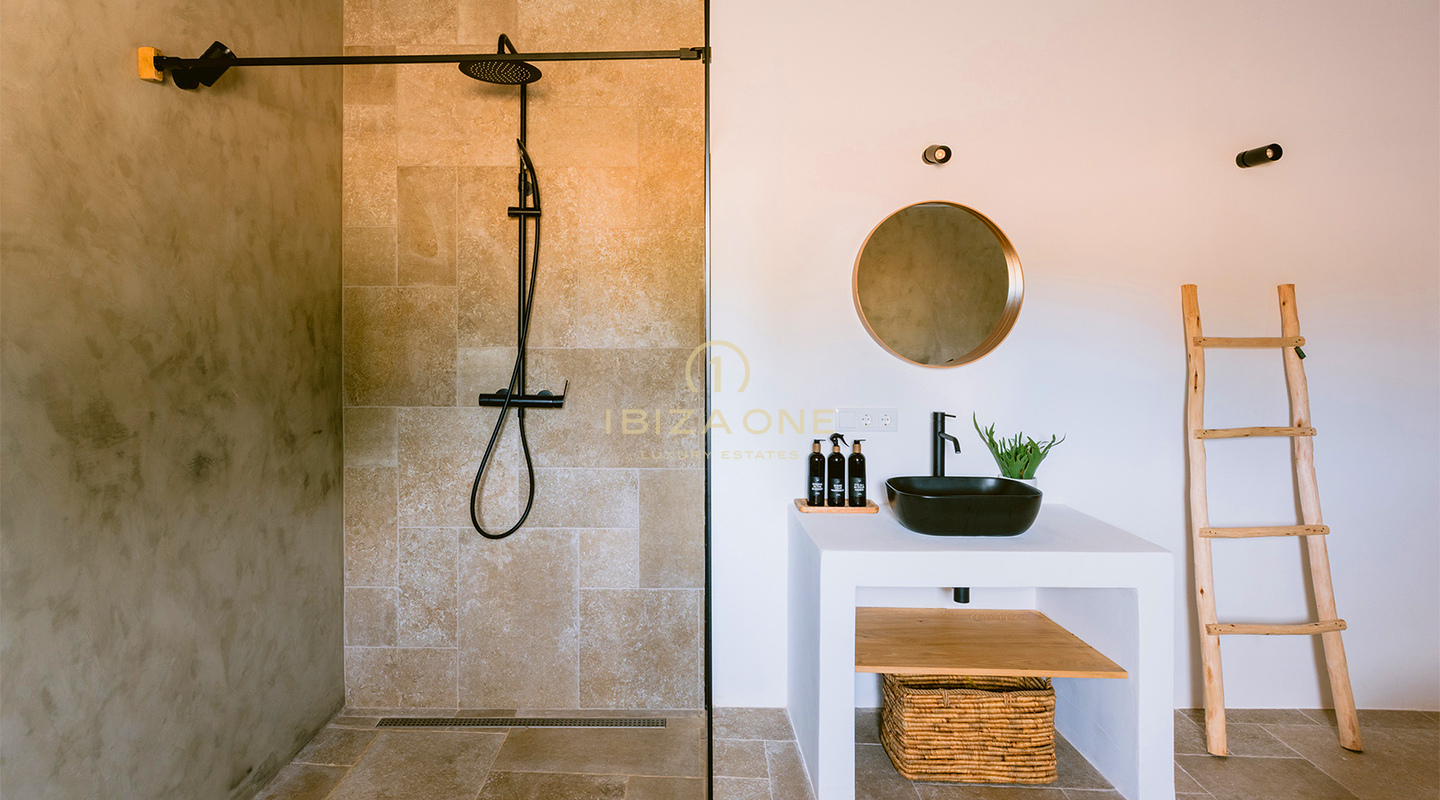 Villa de luxe unique au charme bohème chic avec maison d'hôtes – À vendre à Sant Jordi, Ibiza