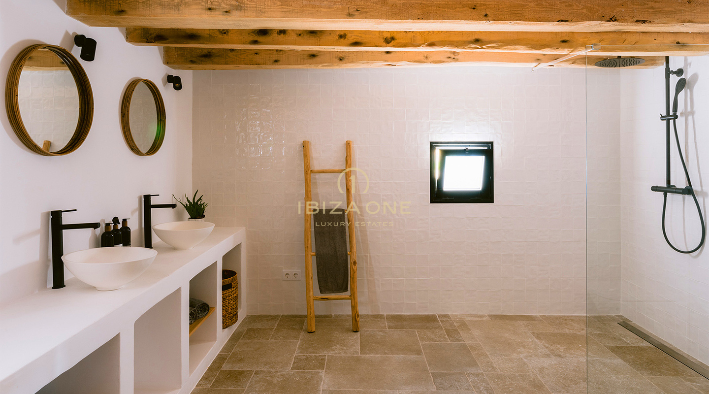 Villa de luxe unique au charme bohème chic avec maison d'hôtes – À vendre à Sant Jordi, Ibiza