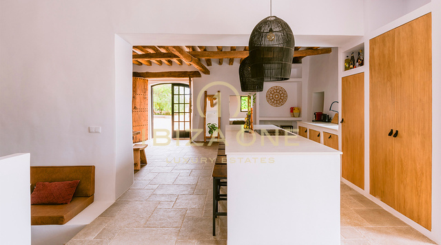 Luxuriöse, einzigartige Villa im Bohème-Chic mit Gästehaus – Zu verkaufen in Sant Jordi, Ibiza