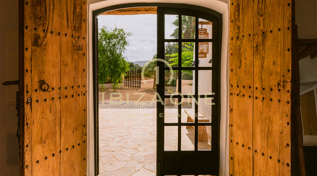 Villa de luxe unique au charme bohème chic avec maison d'hôtes – À vendre à Sant Jordi, Ibiza