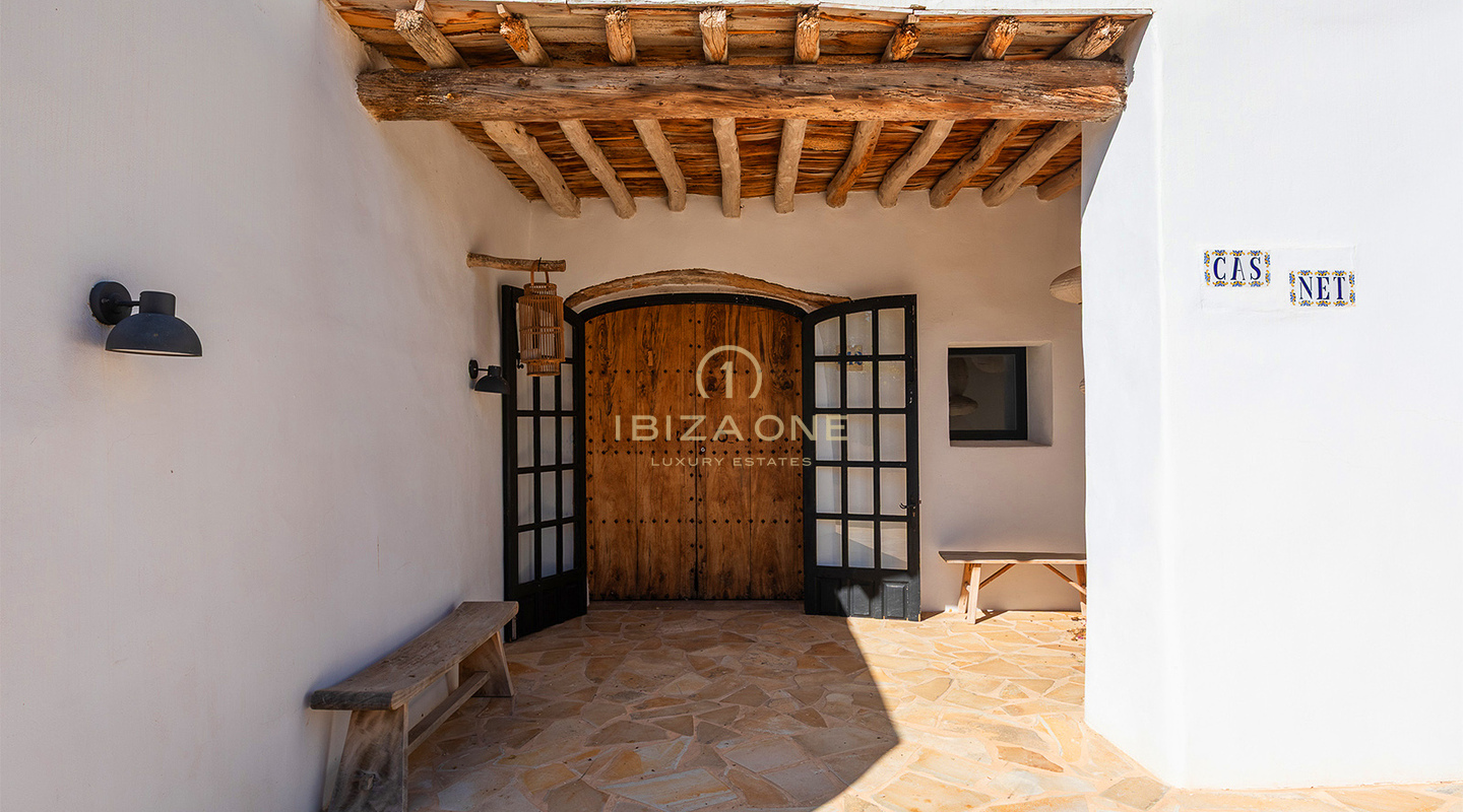 Villa de luxe unique au charme bohème chic avec maison d'hôtes – À vendre à Sant Jordi, Ibiza