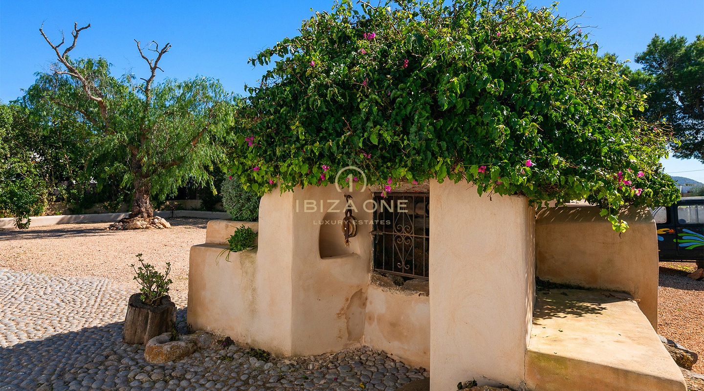 Luxuriöse, einzigartige Villa im Bohème-Chic mit Gästehaus – Zu verkaufen in Sant Jordi, Ibiza