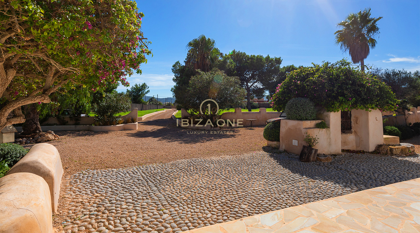 Villa de luxe unique au charme bohème chic avec maison d'hôtes – À vendre à Sant Jordi, Ibiza