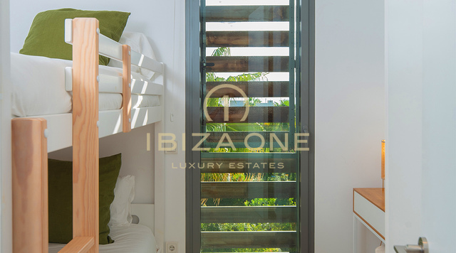 Attico di lusso con 4 camere da letto a WHITE ANGELS TALAMANCA con piscina privata sul tetto, vista panoramica sul mare e vista su D´alt Vila in vendita, Ibiza