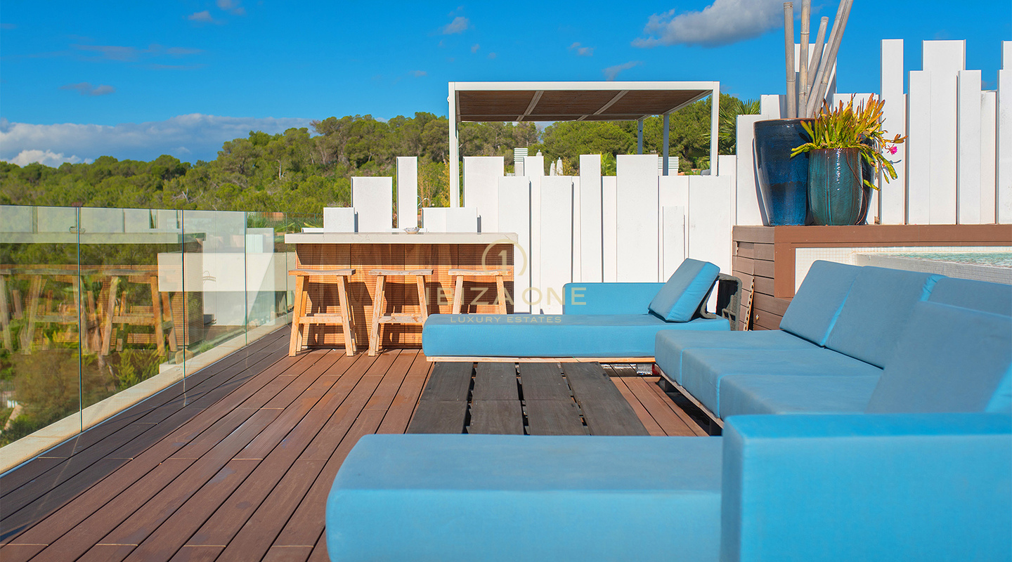Luxuriöses Penthouse mit 4 Schlafzimmern im WHITE ANGELS TALAMANCA mit privatem Dachpool, Panoramablick auf das Meer und die Altstadt (D'alt Vila) zu verkaufen, Ibiza