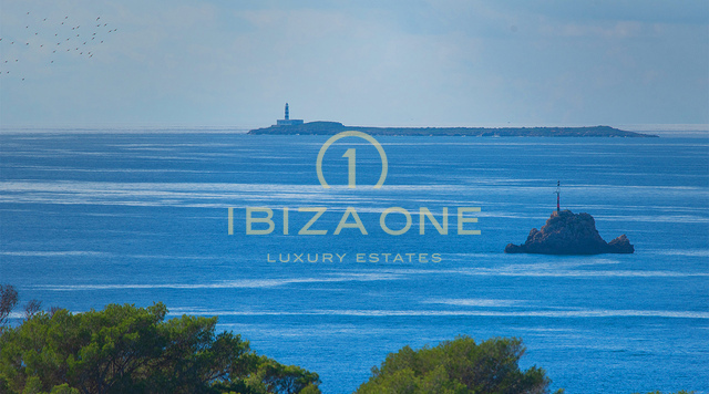 Ático de lujo de 4 dormitorios en WHITE ANGELS TALAMANCA con piscina privada en la azotea, vistas panorámicas al mar y a D'alt Vila en venta, Ibiza