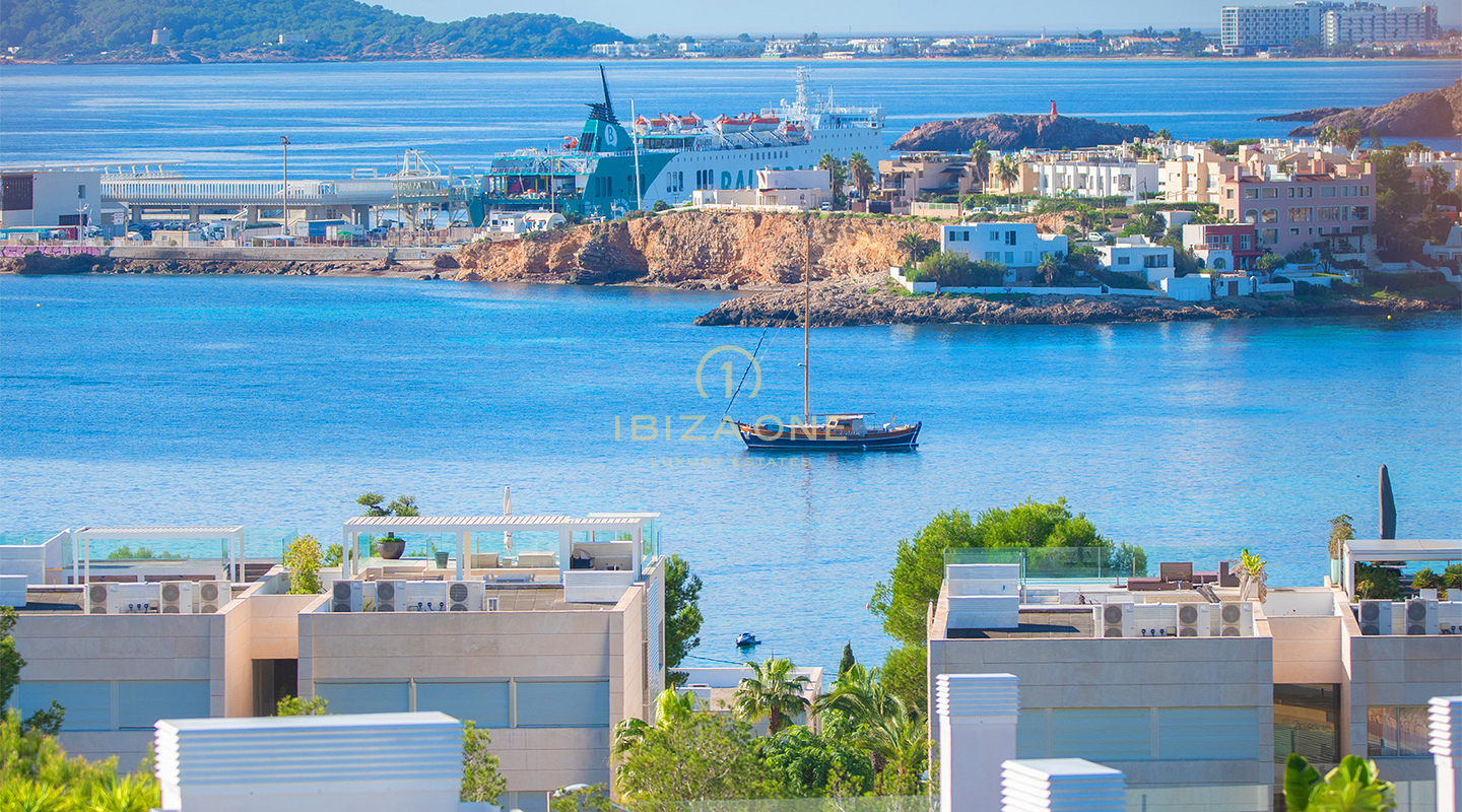 Luxury 4-Bedroom Penthouse in WHITE ANGELS TALAMANCA with Private Rooftop Pool, Panoramic Sea Views and View to D´alt Vila For Sale, Ibiza