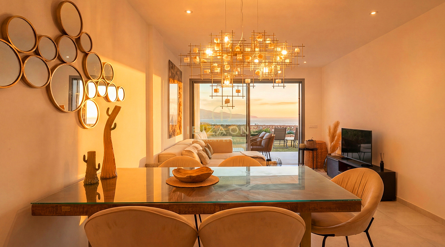 Appartement de luxe à vendre à Cala Gració, Ibiza – En première ligne, en bord de mer, avec vue imprenable sur le coucher de soleil et vue spectaculaire sur la mer – réservé