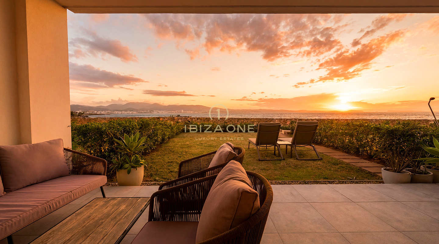 Luxusapartment zum Verkauf in Cala Gració, Ibiza – Erste Reihe direkt am Meer mit unverbaubarem Sonnenuntergangsblick und spektakulärem Meerblick – reserviert