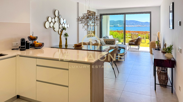 Appartamento di lusso in vendita a Cala Gració, Ibiza – Fronte mare in prima fila con vista panoramica sul tramonto e vista mare spettacolare in vendita - riservato